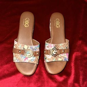 GBG sandals